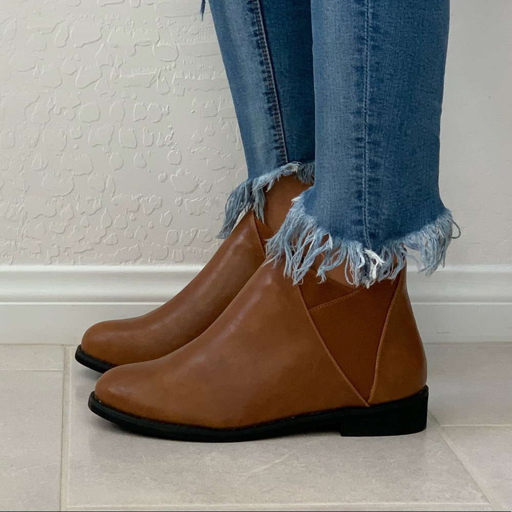NIB Tan Low Heel Chelsea Ankle Booties - Picture 6 of 7